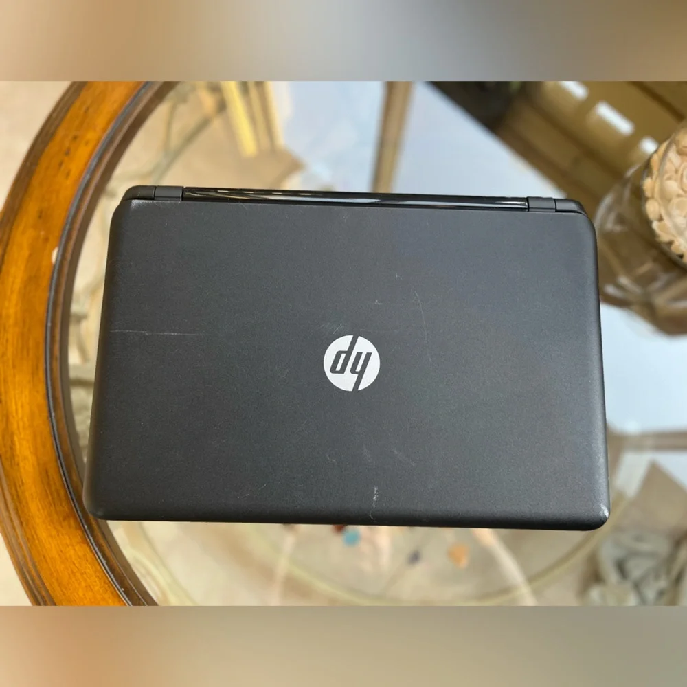HP WINDOWS 8 LAPTOP- 17” Touchscreen Laptop- Includes Charger and Free Case